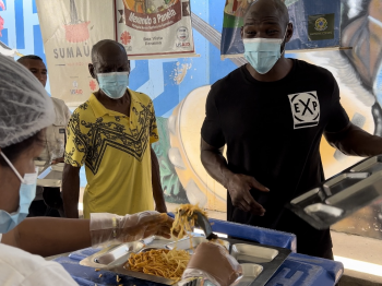 Alimentação saudável reforça nutrição balanceada de atleta migrante cubano em Boa Vista.